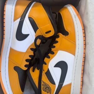 Jordan Air Jordan 1 Mid Taxi/Black/White Box Label